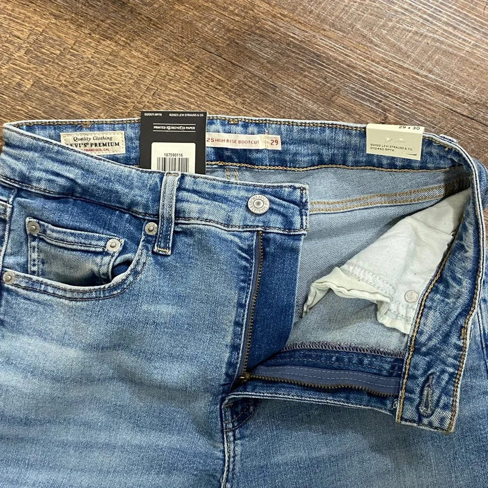 NWT LEVI’S PREMIUM 725 - Picture 15 of 16